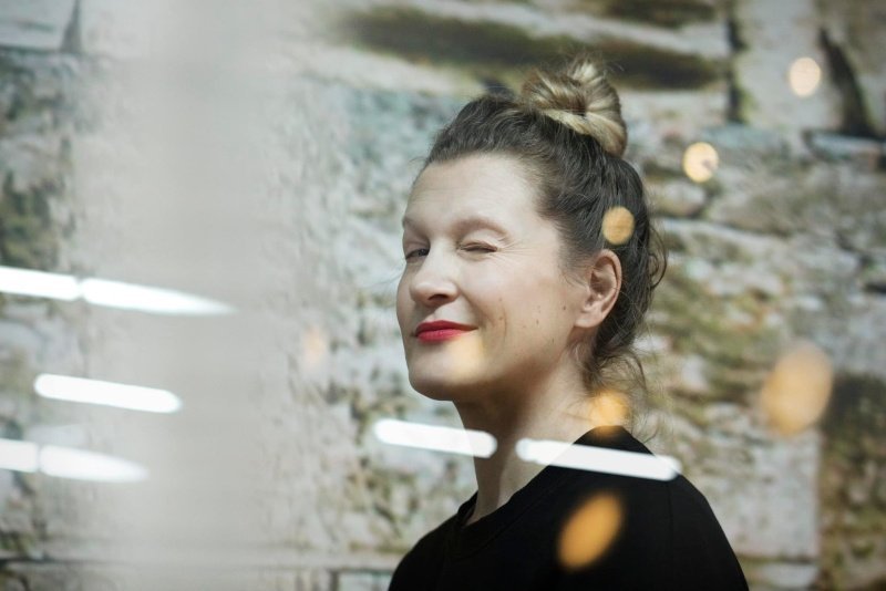 Eva Zezula oblékla herce v Gazdině robě do krojů