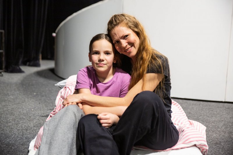 Máma a dcera spolu na jevišti. „Jsem ráda, že mě Matylka uvidí jinak než u plotny,“ těší Kláru Vojtkovou