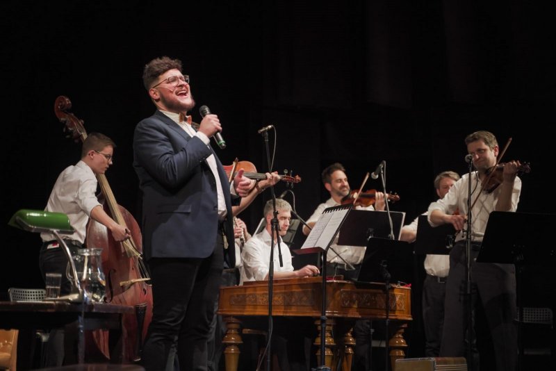 Na pohovce Jožky Kubáníka - Daniel Gajdoš a CM Cifra - foto: Tomáš Chrástek 