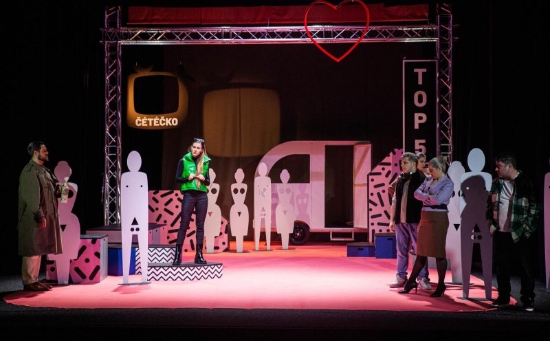 Třináctkrát za svědka - Daniel Gajdoš, Kateřina Michejdová, David Vaculík, Pavlína Hejcmanová, Petra Staňková a Zdeněk Trčálek - foto: Kuba Jíra 