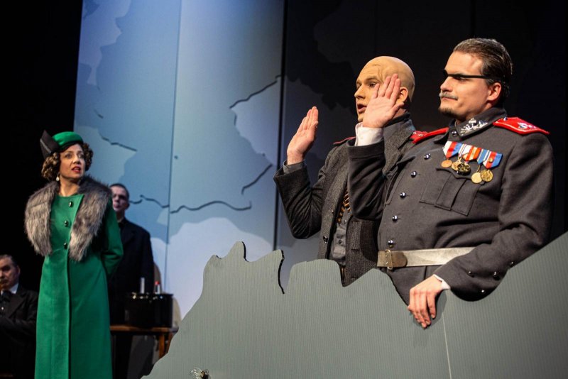 Monument pro Hradiště - Tereza Novotná, Jakub Zelinka a Tomáš Žilinský - foto: Kuba Jíra 