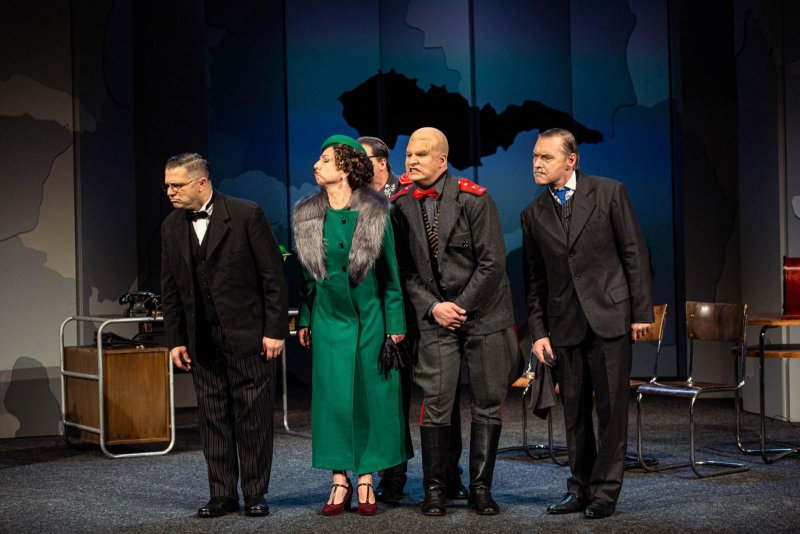 Monument pro Hradiště - David Vaculík, Tereza Novotná, Tomáš Žilinský, Jakub Zelinka a Pavel Hromádka - foto: Kuba Jíra 