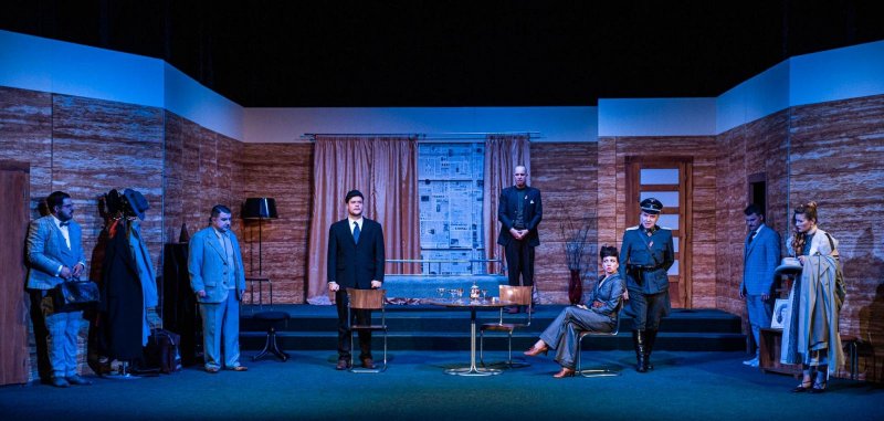 Hostina dravců - Lukáš Matěj, Zdeněk Trčálek, Daniel Gajdoš, Jiří Hejcman, Tereza Novotná, Pavel Hromádka, Tomáš Žilinský a Kateřina Michejdová - foto: Kuba Jíra 