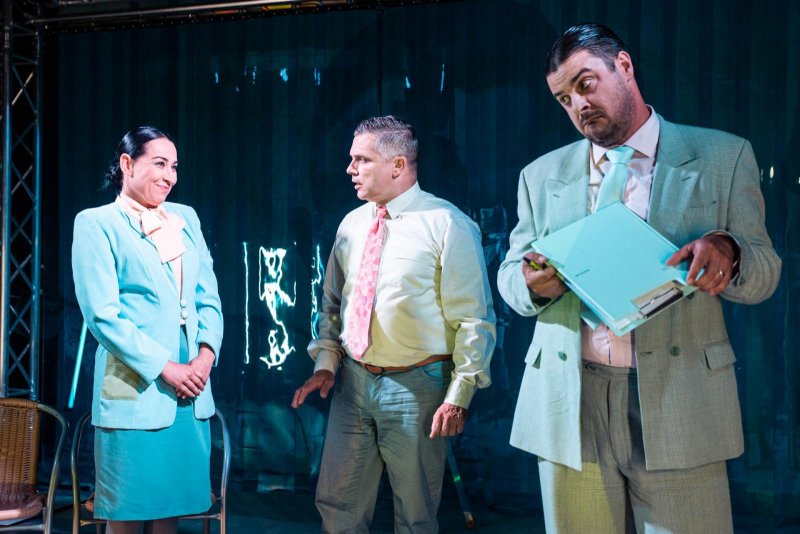 Ošklivec - Jitka Hlaváčová, David Vaculík a Lukáš Matěj - foto: Kuba Jíra 