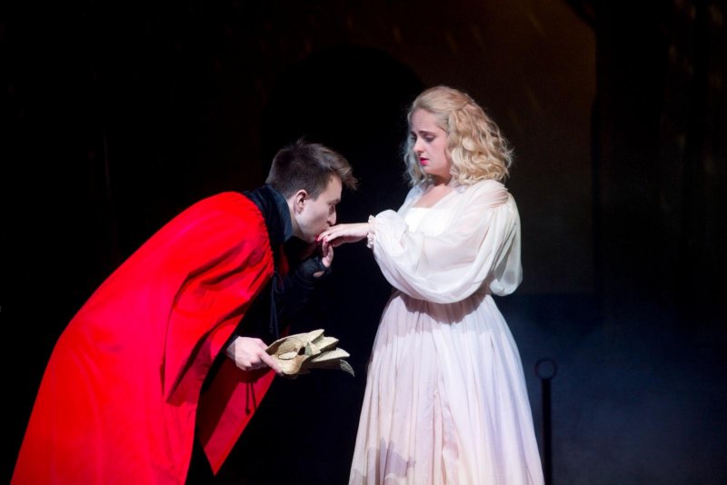 Romeo a Julie - Pavel Šupina a Petra Staňková - foto: Marek Malůšek 