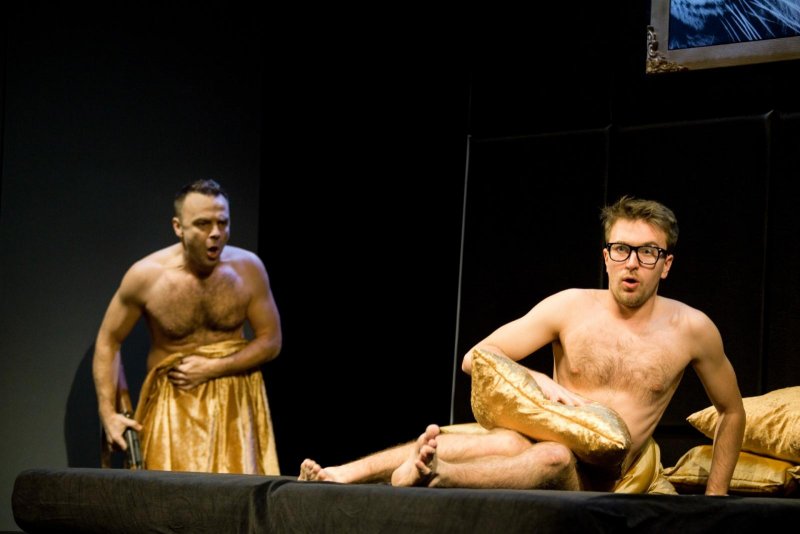 Dva úplně nazí muži - Tomáš Šulaj a Pavel Šupina - foto: Marek Malůšek 