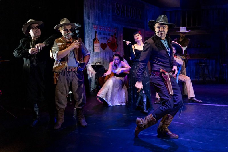 Limonádový Joe - Zdeněk Trčálek, David Vaculík, Jitka Hlaváčová, Pavlína Hejcmanová, Tomáš Šulaj, Pavel Šupina a Štěpán Goiš - foto: Filip Fojtík 