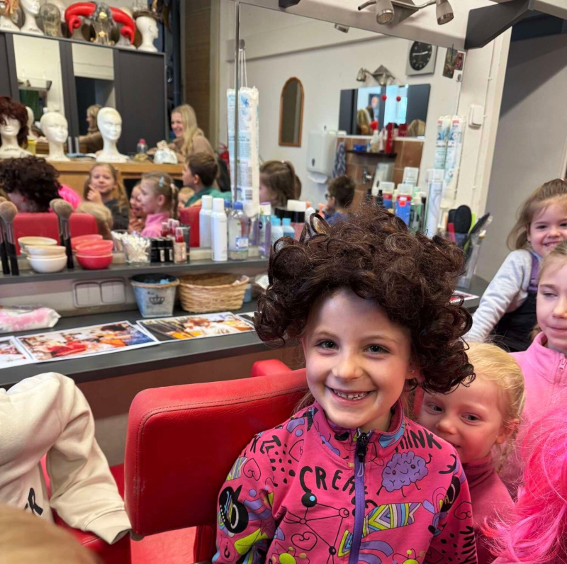 Děti z Dětské skupiny Jednička prošmejdily divadlo