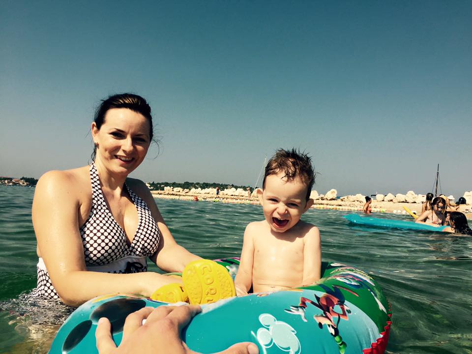 Kamila a Adam Mitáčkovi - Těšíme se na druhé miminko a učíme Adama plavat v Chorvatsku...