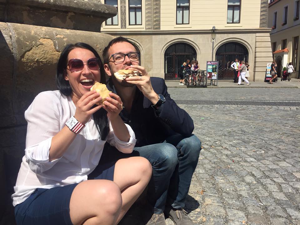 Jitka Josková a Josef Kubáník - Nakoupili jsme si zákusky, sedli si na náměstí ke kašně a obdivovali Hradiště...