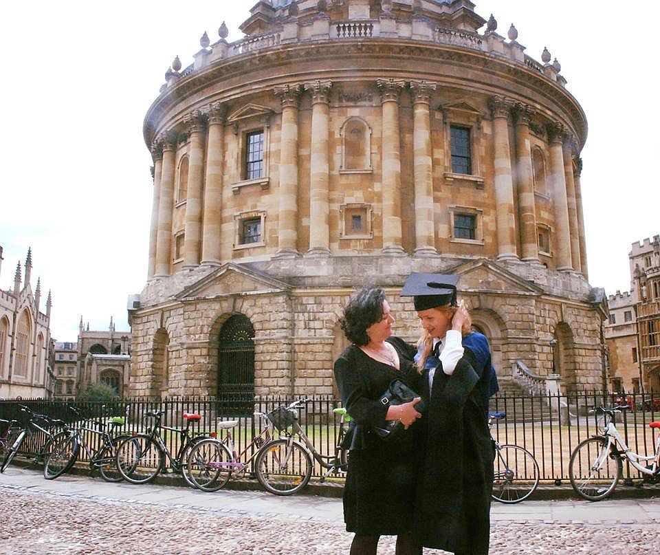 Monika Horká - Jsem nejpyšnější maminkou na světě, protože dcera úspěšně zakončila studium na Oxfordské univerzitě, a tak jsem plakala radostí