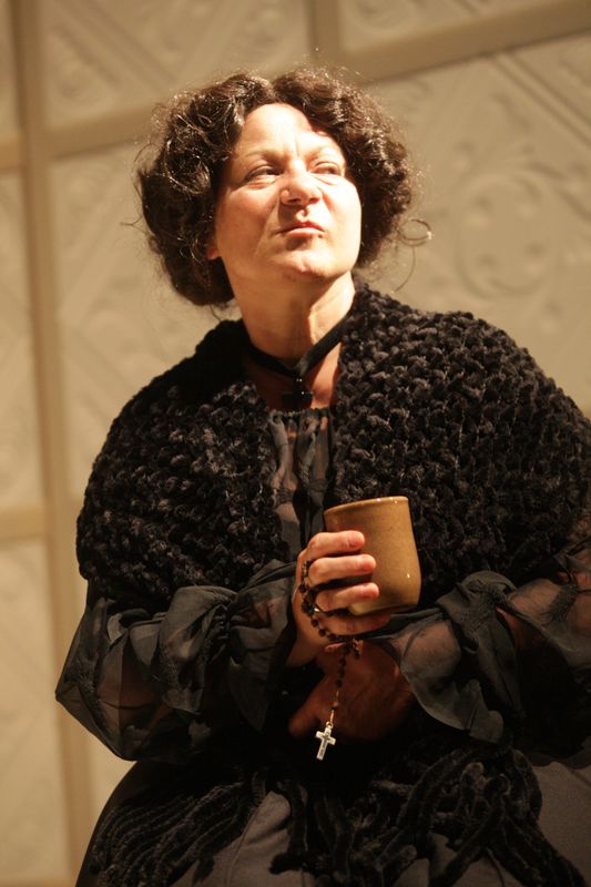 Anna Slezáková-Miková jako Prudencie v dramatu Dům Bernardy Alby - foto Jan Karásek