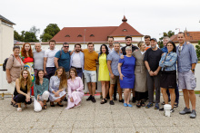 Cyrano z Bergeracu_zahajovací zkouška_inscenační tým_foto: Filip Fojtík