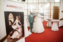 Třináctkrát za svědka - premiéra_výstava svatebních šatů Svatebního studia Dany Svozílkové_foto: Kuba Jíra