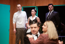 Zamilovaný velvyslanec_Jiří Hejcman, Jitka Hlaváčová a Lukáš Matěj_foto: Kuba Jíra