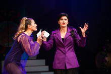 Zapeklitě!_Pavlína Hejcmanová (napravo) s kolegyní Kateřinou Michejdovou_foto: Kuba Jíra